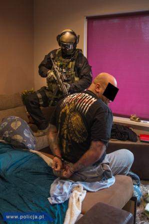 Bydgoszcz: Zatrzymani pseudokibice handlujący narkotykami, wśród nich liderzy