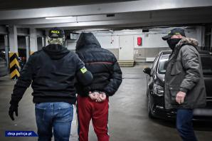 [VIDEO] W czasie wolnym zatrzymał podejrzanego o kierowanie gangiem
