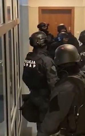 [VIDEO] Zatrzymany 46-latek podejrzewany o kierowanie zorganizowaną grupą przestępczą